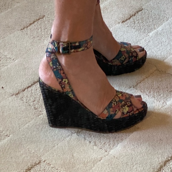 Marc Jacob’s floral printed wedge sandals - Picture 3 of 12